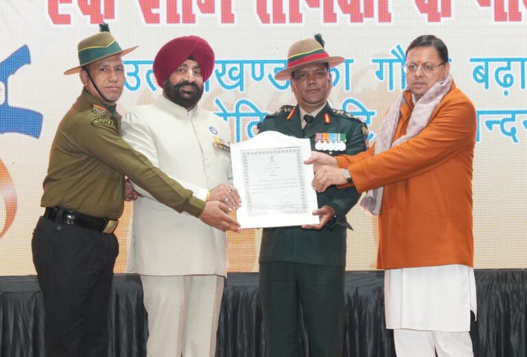 राजभवन में ‘‘एक शाम सैनिकों के नाम’’ कार्यक्रम हुआ आयोजित।  राज्यपाल और मुख्यमंत्री ने किया पदक विजेता सैनिकों और पूर्व सैनिकों को किया सम्मानित