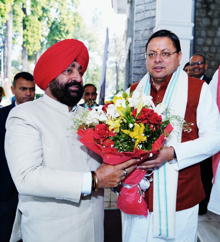 राज्यपाल और मुख्यमंत्री ने किया राज्य आपदा प्रबंधन प्राधिकरण की कॉफी टेबल बुक और डैशबोर्ड का लोकार्पण।