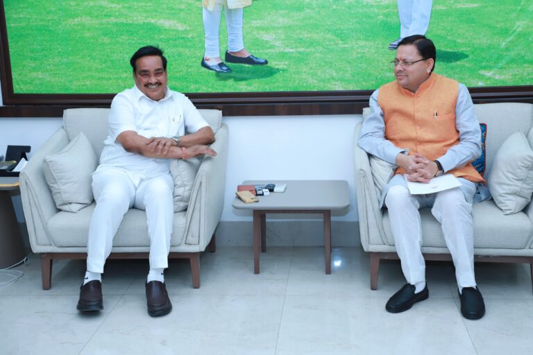मुख्यमंत्री श्री पुष्कर सिंह धामी ने मंगलवार को नई दिल्ली में जलशक्ति मंत्री श्री सी आर पाटिल से शिष्टाचार भेंट की।