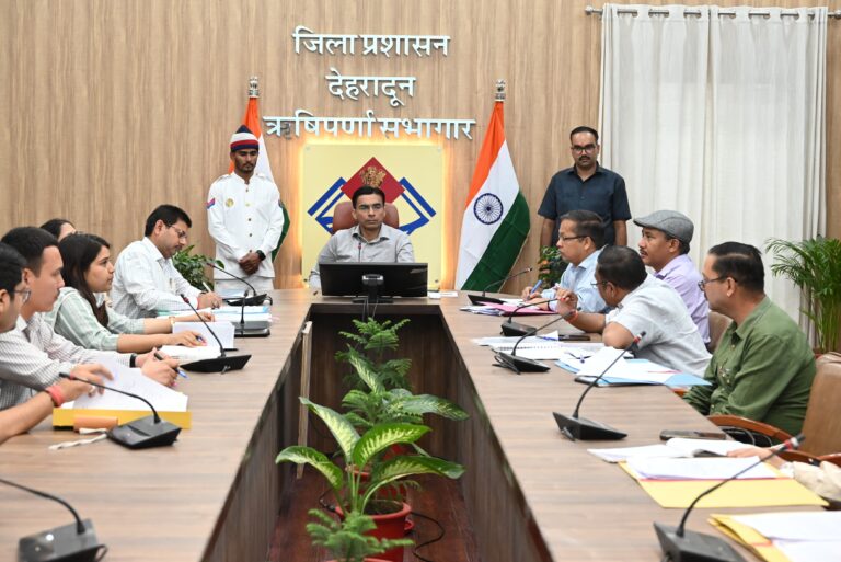 रिस्पना-बिंदाल एलिवेटेड रोड; महत्वाकाक्षीं परियोजना, मा0 मुख्यमंत्री की है प्राथमिकता  पीडब्लूडी सहायतार्थ खड़ा है जिला प्रशासन; है पूर्ण सहयोग; प्रभावितों के हित, जमीन, परिवारों का किया जाएगा संरक्षण  सर्वे, फ्लाइओवर निर्माण, पुर्नवास, मुआवजा वितरण में जिला प्रशासन रहेगा फ्रन्टलाईन परः डीएम