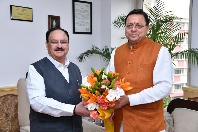 मुख्यमंत्री श्री पुष्कर सिंह धामी ने मंगलवार को नई दिल्ली में केंद्रीय स्वास्थ्य मंत्री श्री जेपी नड्डा से शिष्टाचार भेंट की।