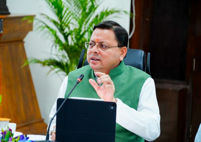 महिला क्रिकेट वर्ल्ड कप स्टार स्नेहा राणा को मुख्यमंत्री धामी का फोन — दी शुभकामनाएं, घोषित किए ₹50 लाख प्रोत्साहन राशि