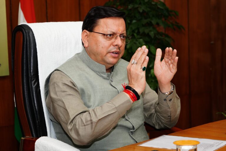 मुख्यमंत्री श्री पुष्कर सिंह धामी ने शनिवार को मुख्यमंत्री कैम्प कार्यालय स्थित मुख्य सेवक सदन में अंतरराष्ट्रीय बालिका दिवस के अवसर पर आयोजित बालिका शिक्षा प्रोत्साहन कार्यक्रम में प्रतिभाग किया।