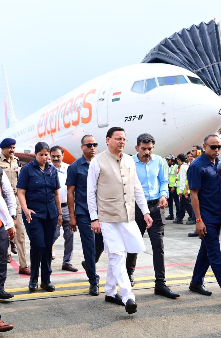 मुख्यमंत्री श्री पुष्कर सिंह धामी ने एयर इंडिया एक्सप्रेस की देहरादून-बेंगलुरु हवाई सेवा का किया शुभारंभ
