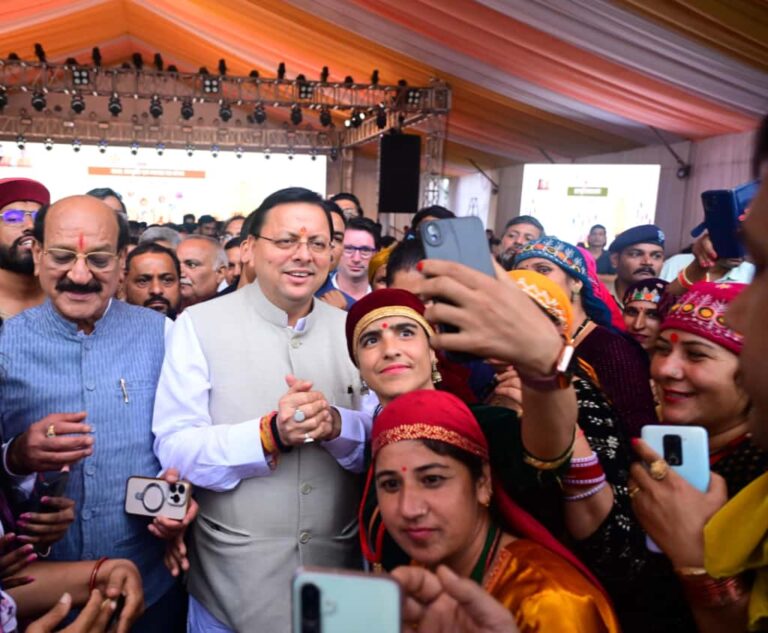सी.एल.एफ. के लिए 1.20 करोड़ की 12 आर्थिक गतिविधियों का मुख्यमंत्री श्री पुष्कर सिंह धामी ने किया लोकार्पण