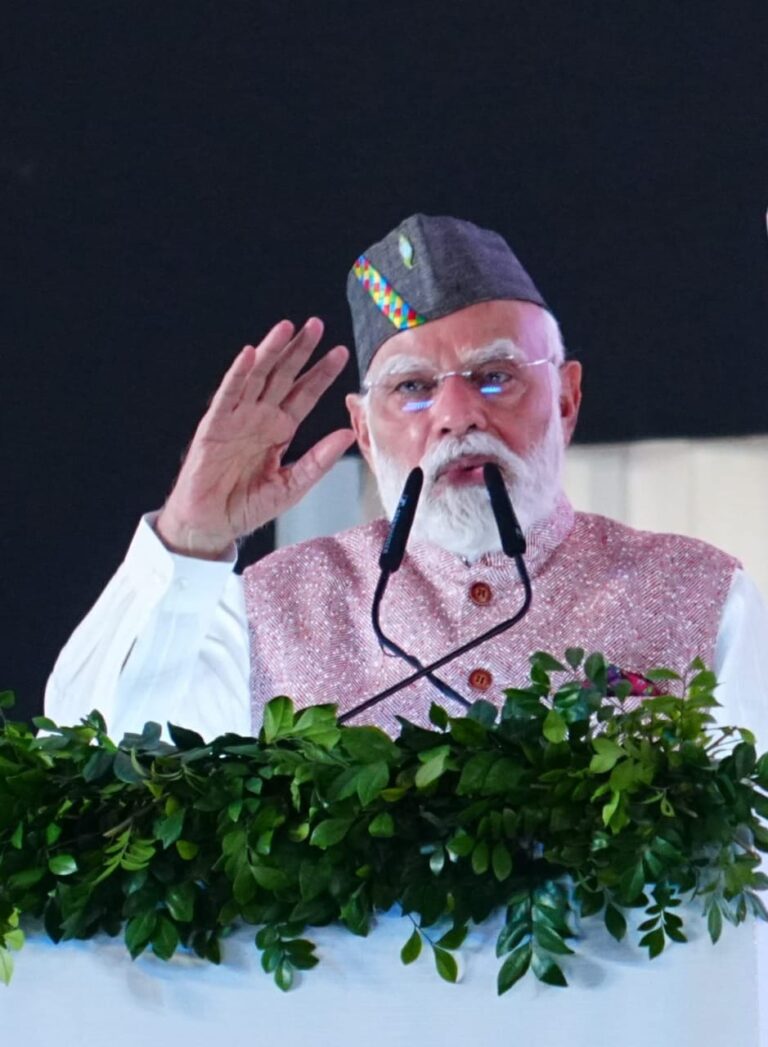 प्रधानमंत्री ने उत्तराखंड की विकास यात्रा से जुड़े युवाओं, उद्यमियों, महिलाओं से किया संवाद