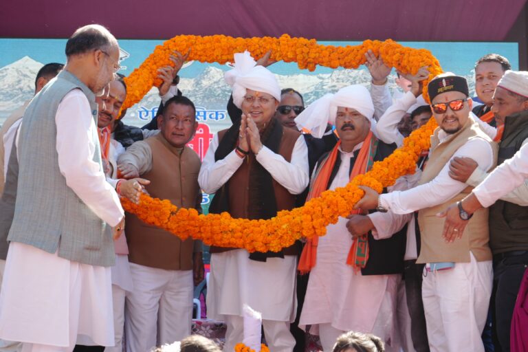 मुख्यमंत्री श्री पुष्कर सिंह धामी ने शुक्रवार, जौलजीबी, पिथौरागढ़ में भारत-नेपाल सीमा पर काली और गोरी नदी के संगम पर आयोजित होने वाले ऐतिहासिक जौलजीबी मेला का शुभारंभ किया।