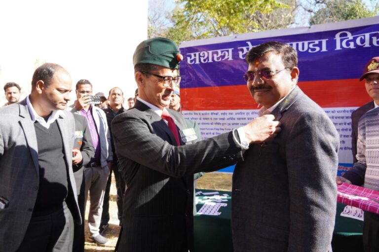मुख्य सचिव ने सशस्त्र सेना झंडा दिवस पर सैनिकों को नमन, खिलाड़ियों को किया सम्मानित
