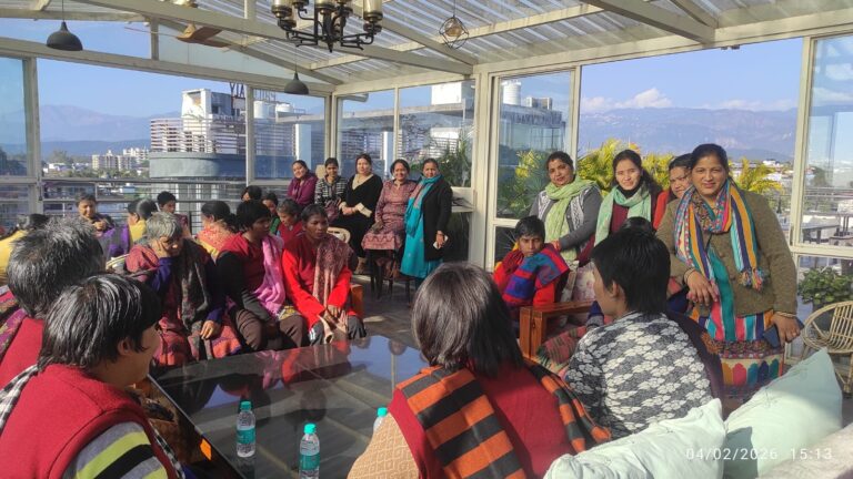 जिलाधिकारी की संवेदनशील पहल; नारी निकेतन की संवासिनियों को मिला आत्मीयता व स्नेह का अनुभव