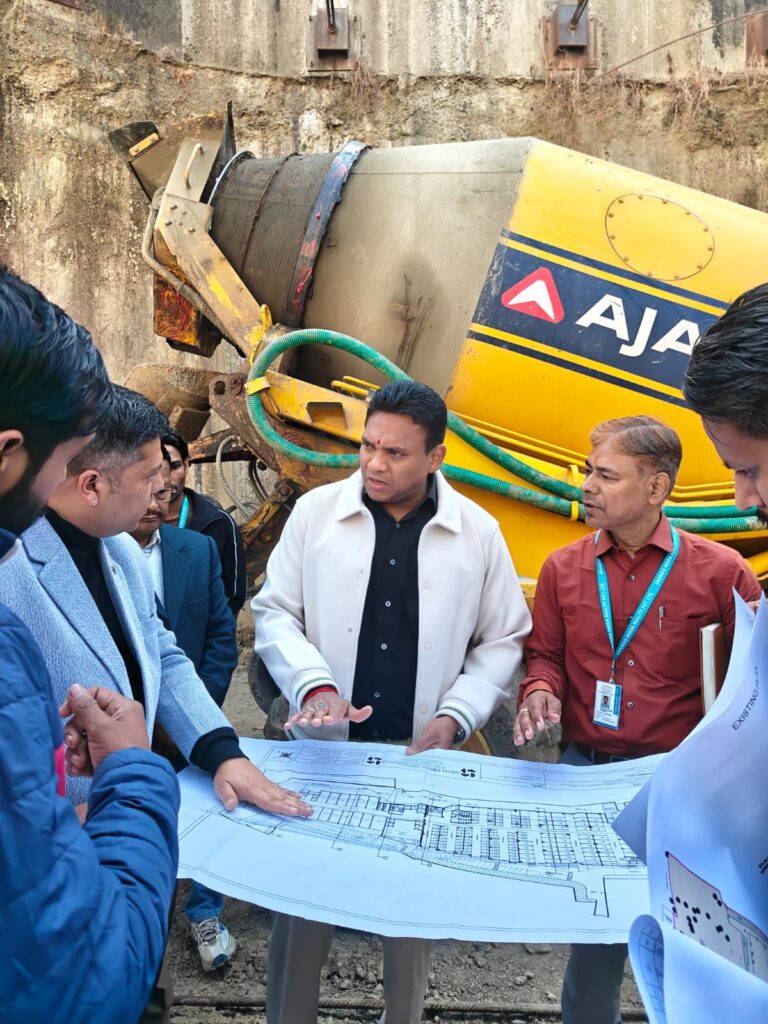 देहरादून के इंफ्रास्ट्रक्चर को नई रफ्तार, मुख्यमंत्री पुष्कर सिंह धामी के दिशा-निर्देशों पर तेज़ी से बढ़ रहे विकास कार्य