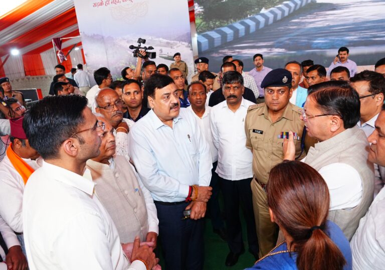 मुख्यमंत्री श्री पुष्कर सिंह धामी ने 14 अप्रैल 2026 को देहरादून में प्रस्तावित प्रधानमंत्री श्री नरेन्द्र मोदी के कार्यक्रम के मद्देनज़र गढ़ी कैंट स्थित जसवंत ग्राउंड पहुंचकर तैयारियों का निरीक्षण किया।