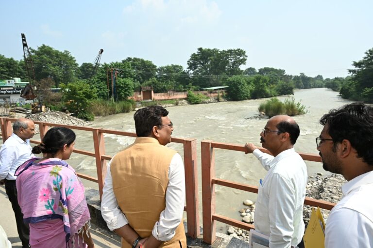 कुंभ मेला-2027 की तैयारियों को लेकर मुख्य सचिव ने निर्माण स्थलों का किया स्थलीय निरीक्षण